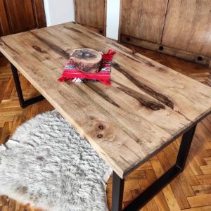 Klub sto od drveta oraha i metala